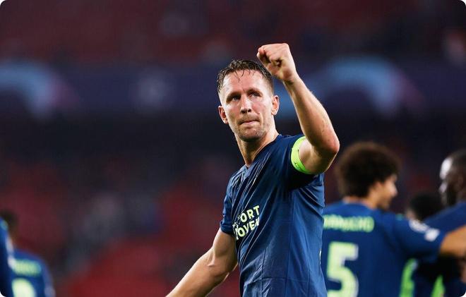 包含今晚突围战来临；埃因霍温围绕欧冠临场应变；目标明确；训练强度明显提升的词条-爱游戏在线